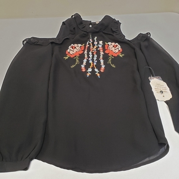 Altar'd State Black Floral Embroidered Cold Shoulder Top Size Small - Picture 7 of 7